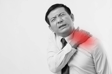 亚洲业务人患有颈部疼痛 关节炎 痛风症状