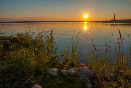 日落在湖在夏天, 卡累利, 俄国