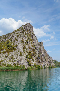 岩石在国家公园克尔卡, 克罗地亚