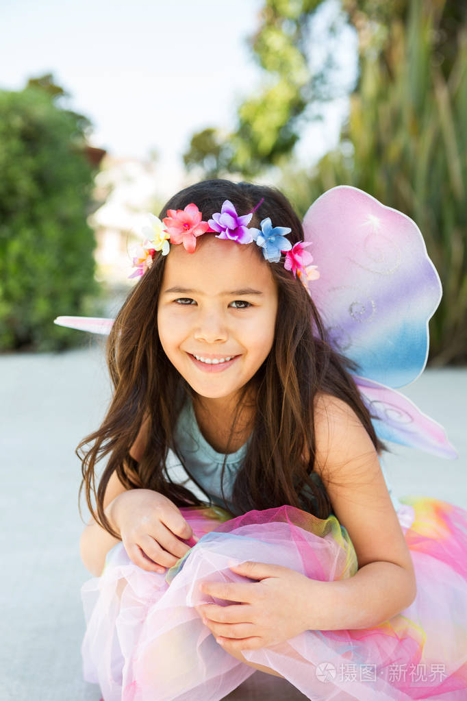 可爱的小女孩,打扮成仙女