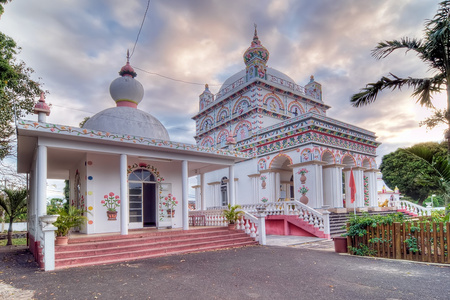 在毛里求斯的 maheswarnath 寺