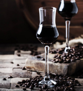 咖啡甜酒, 复古木质背景, 选择性聚焦