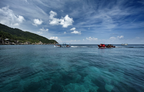 泰国 koh 南园 南园岛 本地船只和岛的海岸