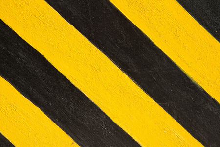 黄色和黑色带状线