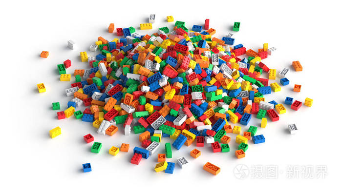 白色背景的彩色积木堆