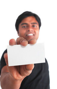 印度年轻男性持商务卡