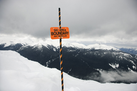 滑雪径边界标志