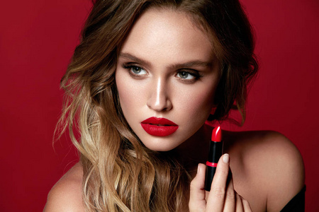 美妆模特素材水彩画红唇妆.美妆女性模特照片