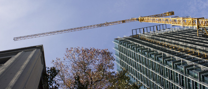 建筑物与建筑起重机