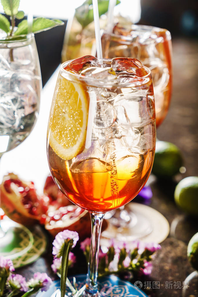 酒吧里的美味鸡尾酒特写