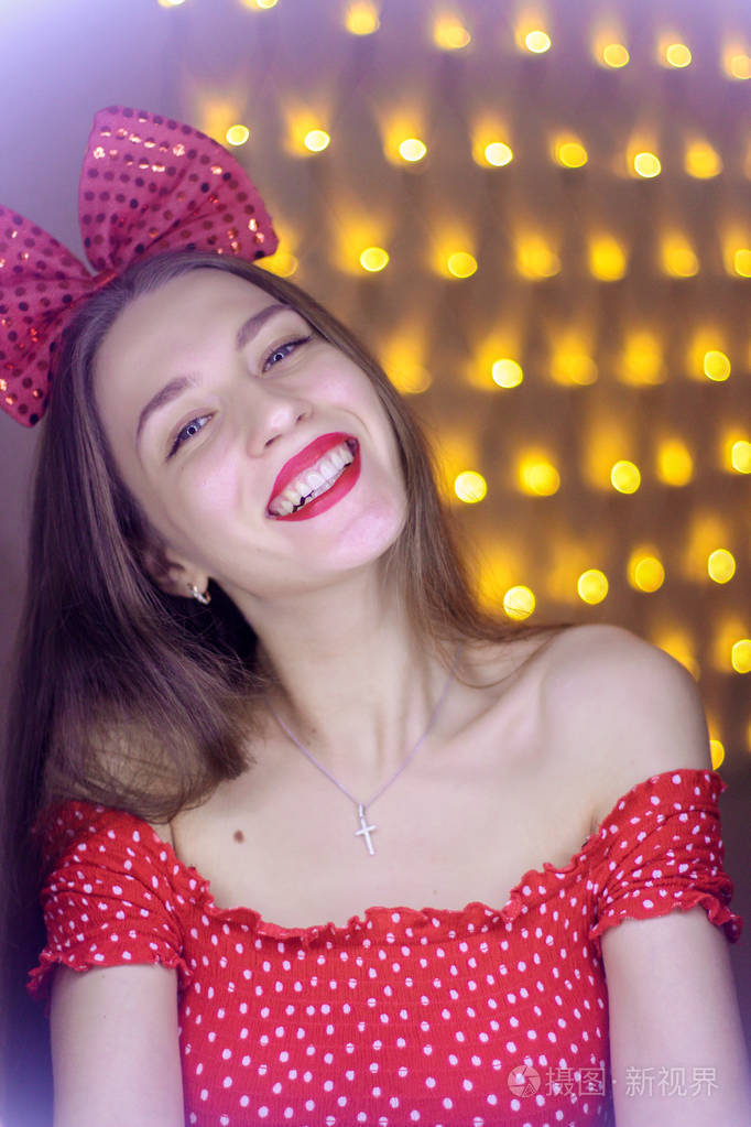 快乐女孩笑的肖像