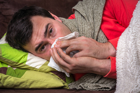 生病的人感冒了, 吹流鼻涕照片