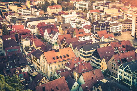 Heidenheim Brenz 老城的屋顶在清晨的阳光下, 在巴登符滕堡, 德国