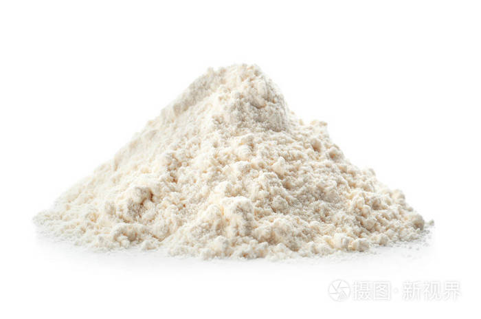 白色背景上的小麦面粉堆