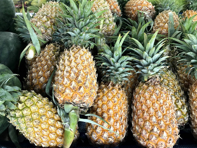 新鲜菠萝水果纹理背景。泰国市场