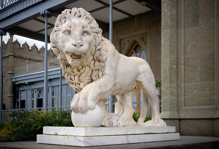 沃龙佐夫宫花园狮子雕塑图片