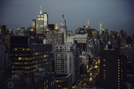 纽约街景在黄昏时分到曼哈顿中城