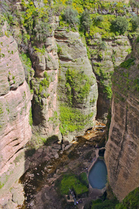 Guadalevin 河峡谷