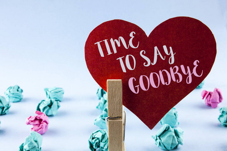 概念意思分离片刻留下分手告别祝愿结束写在红色纸心脏举行由剪辑在