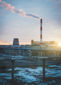 在爱沙尼亚的塔林, 在夕阳的热力发电厂
