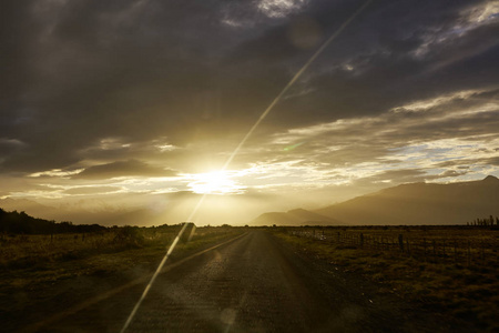 智利 Carretera 南方的金色日落