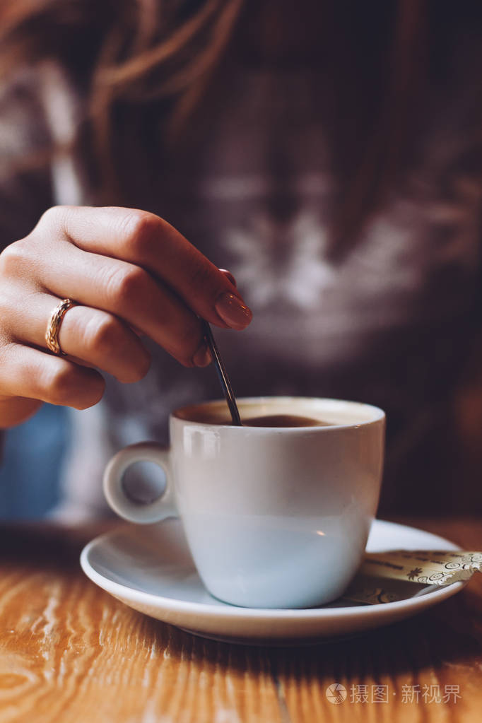 咖啡和手勺甜的冬天