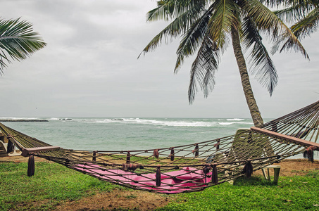 在斯里兰卡海边的一张空吊床, Merisa