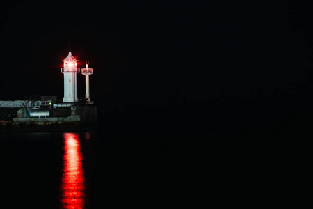 克里米亚灯塔在雅尔塔口岸, 灯塔夜海背景