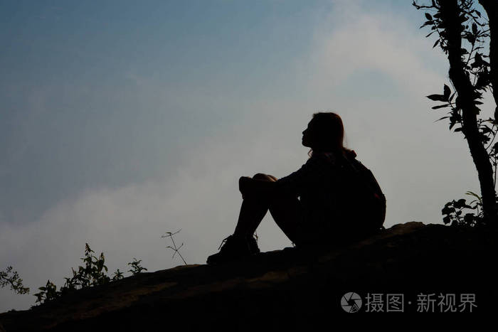 *4912px无水印下载免费10次/天下载小样发票合同问题/举报一个女孩