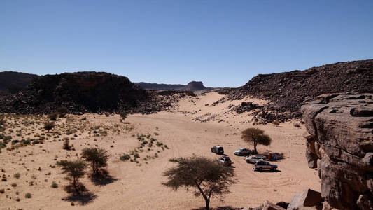 阿尔及利亚 Tassili najjer 国家公园的 El Berdj 山和视网膜电图峡谷空中全景