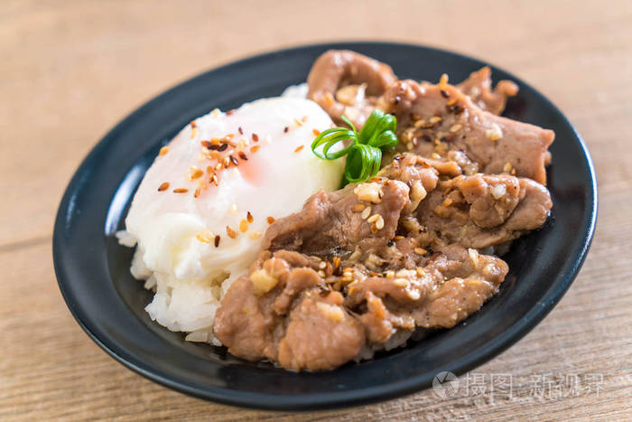 stirfried 猪肉配鸡蛋饭