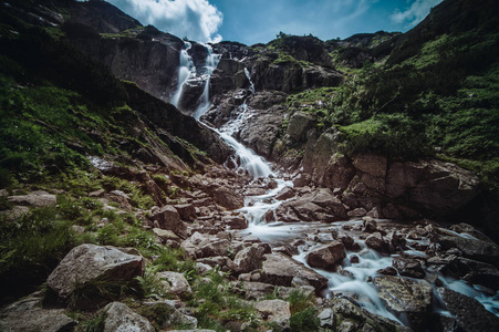 波兰 Tatras 山脉的一大瀑布