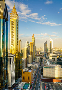 迪拜金融区夜景的高点观夜景图片
