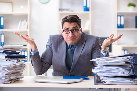 在工作任务负担下超载照片