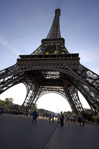 埃菲尔铁塔巴黎日拍摄时间