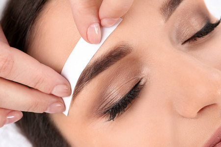 美甲店有修眉吗图片