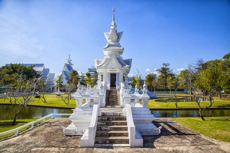 泰国清莱寺, 非传统的当代佛教和印度教寺庙