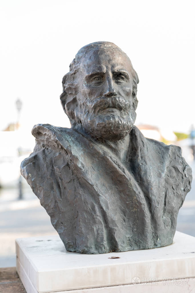 半胸围加里波第在切塞纳