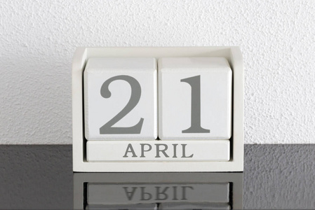 白色方块式日历当前日期21和4月