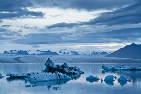 Jokulsarlon 冰河泻湖，冰岛的冰山