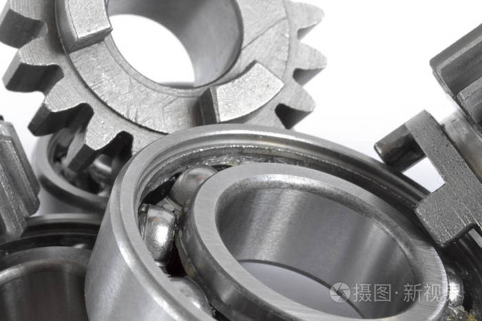 齿轮和轴承在白色的背景