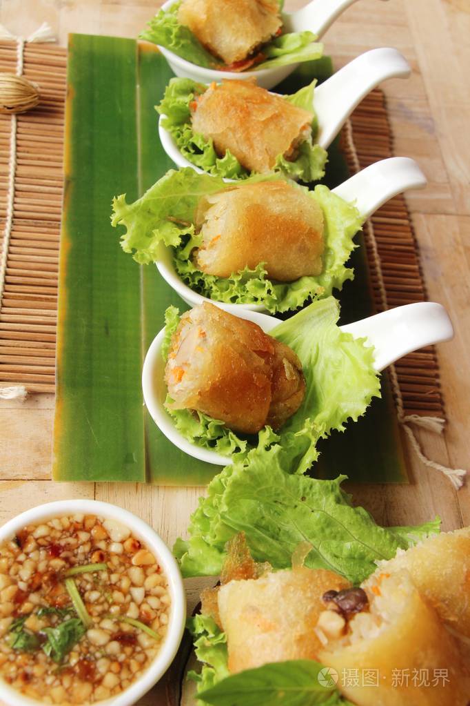 油炸春卷传统开胃菜