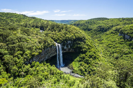 卡拉科尔瀑布在卡拉科尔公园, 卡内拉, 格兰德河做萨尔州, 南巴西