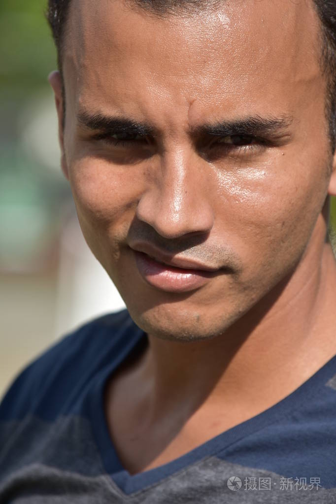 拉丁裔男性肖像