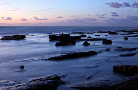 海滩和海上日落颜色的背景