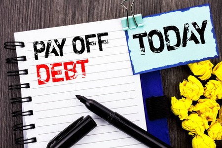 贷款还清写显示还清债务的文本.