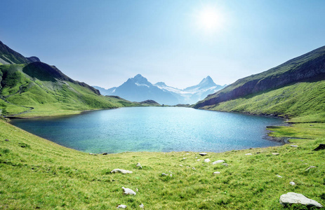 Schreckhorn 和 Wetterhorn 从 Bachalpsee 湖, Bernese 举世闻名