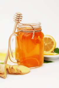一杯水果茶。姜, 柠檬和蜂蜜。健康食品概念。健康饮品