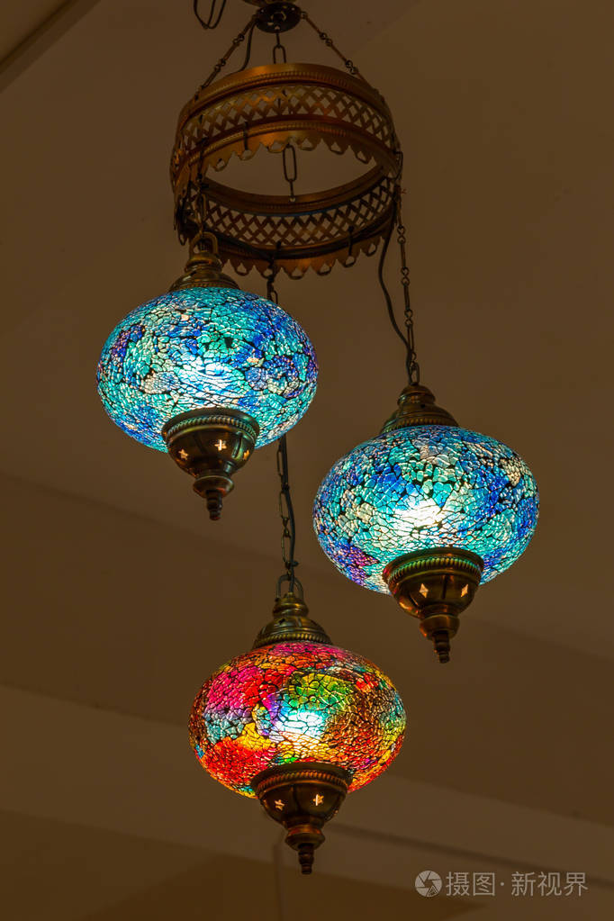 美丽的阿拉伯灯在尼兹瓦, 阿曼的露天市场