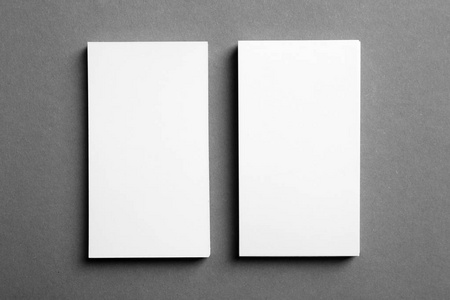 灰色背景上空白名片照片